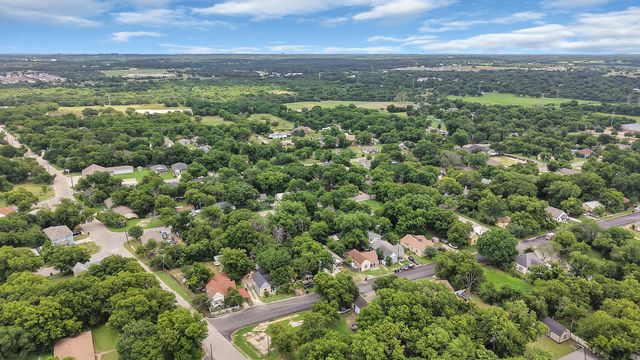 1112 Trinity Street, Cleburne, TX 76031