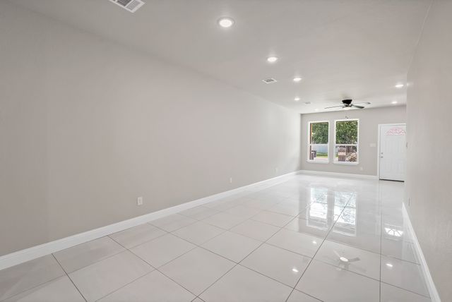 1112 Trinity Street, Cleburne, TX 76031