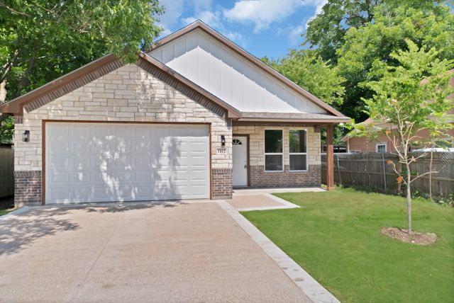 1112 Trinity Street, Cleburne, TX 76031