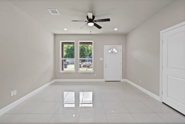 1112 Trinity Street, Cleburne, TX 76031