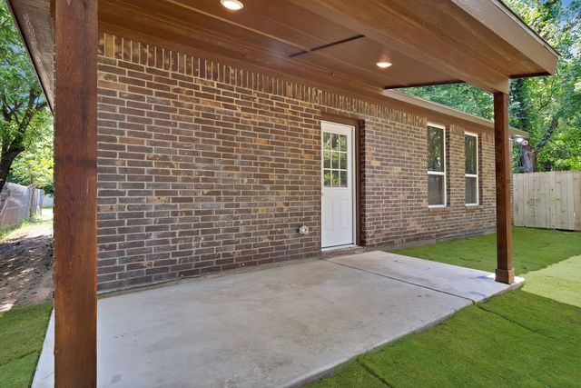 1112 Trinity Street, Cleburne, TX 76031