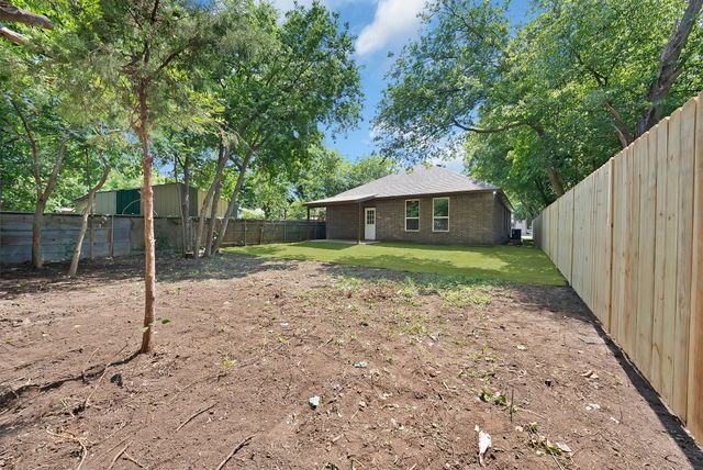 1112 Trinity Street, Cleburne, TX 76031