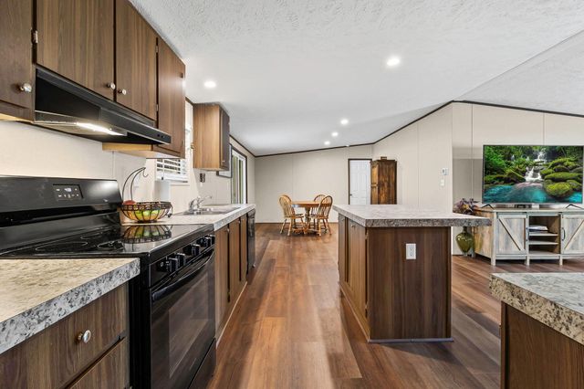 932 Sunny Drive, Livingston, TX 77351