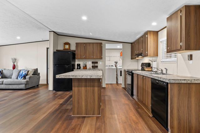 932 Sunny Drive, Livingston, TX 77351