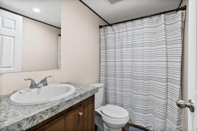 932 Sunny Drive, Livingston, TX 77351