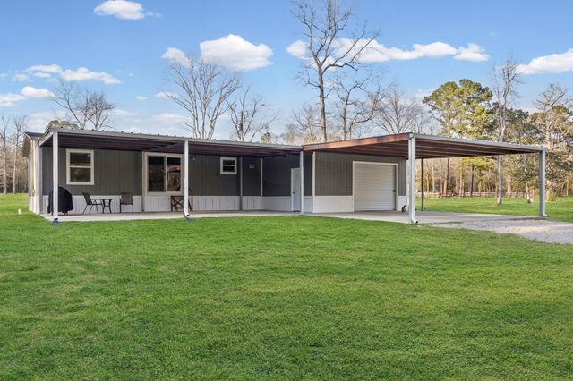 932 Sunny Drive, Livingston, TX 77351