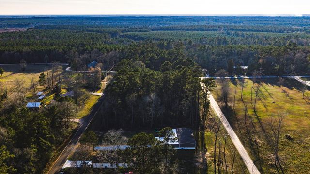 932 Sunny Drive, Livingston, TX 77351