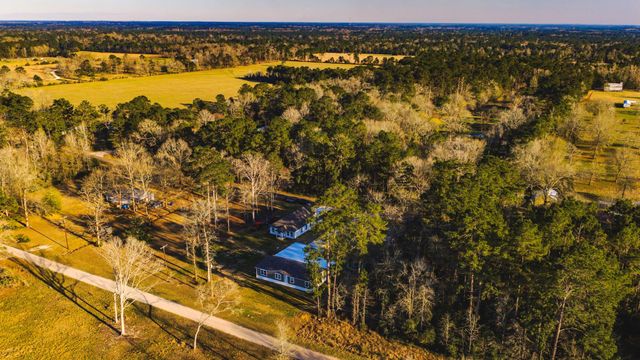 932 Sunny Drive, Livingston, TX 77351