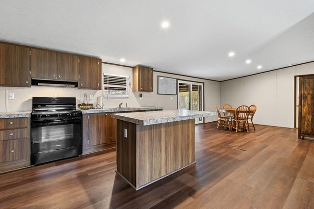 932 Sunny Drive, Livingston, TX 77351