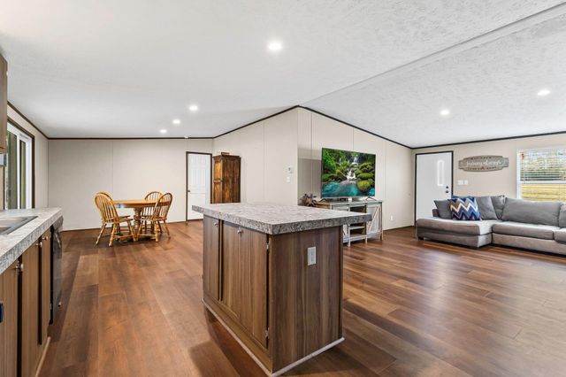 932 Sunny Drive, Livingston, TX 77351