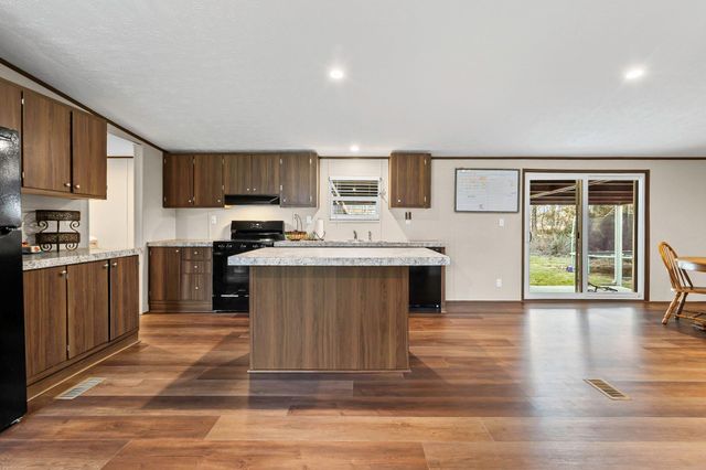 932 Sunny Drive, Livingston, TX 77351