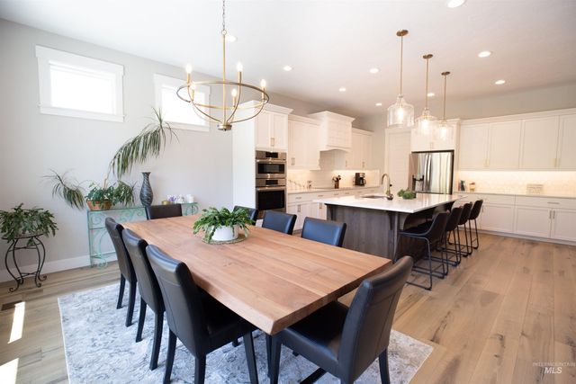 6121 S Cubola Way, Meridian, ID 83642