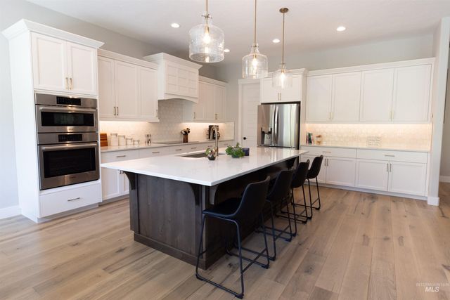 6121 S Cubola Way, Meridian, ID 83642