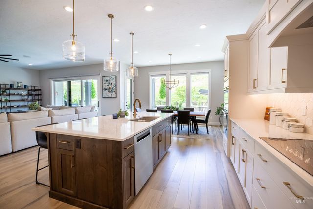 6121 S Cubola Way, Meridian, ID 83642