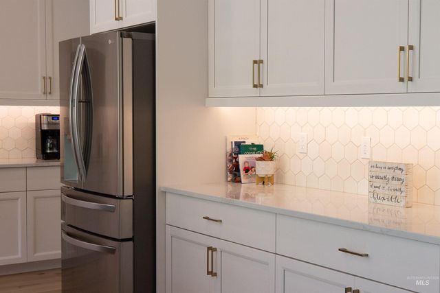 6121 S Cubola Way, Meridian, ID 83642