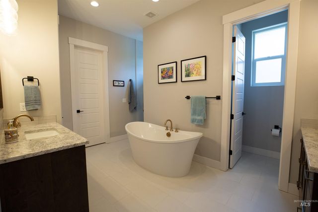 6121 S Cubola Way, Meridian, ID 83642