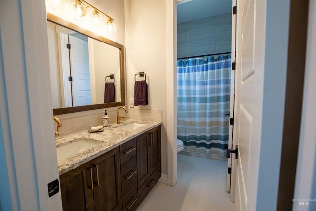 6121 S Cubola Way, Meridian, ID 83642