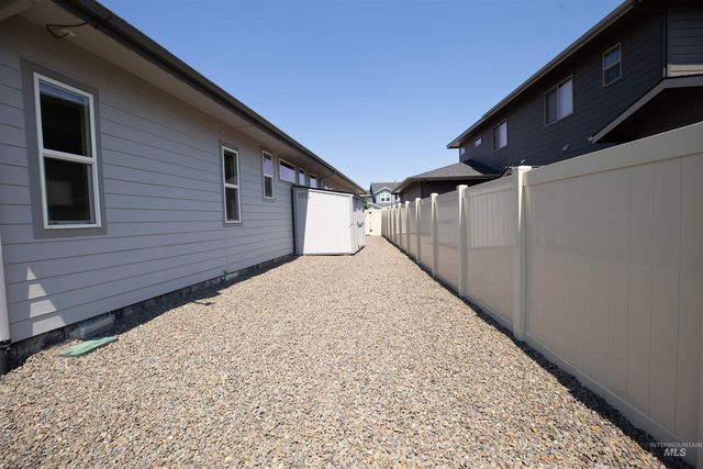 6121 S Cubola Way, Meridian, ID 83642