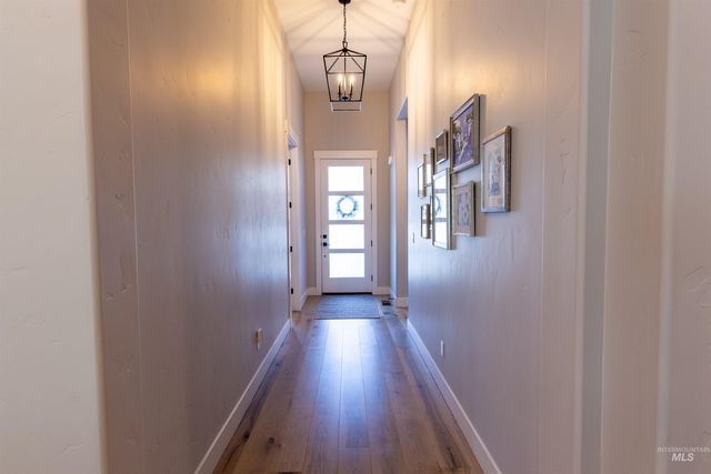 6121 S Cubola Way, Meridian, ID 83642