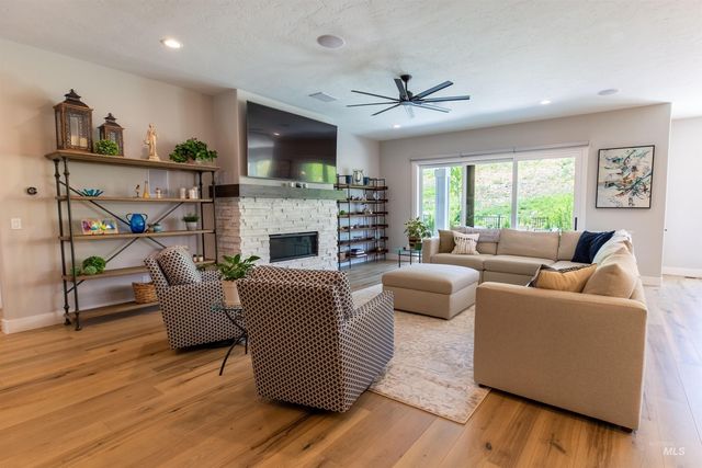 6121 S Cubola Way, Meridian, ID 83642