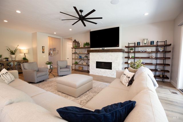 6121 S Cubola Way, Meridian, ID 83642