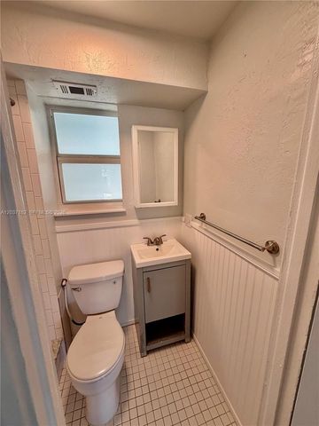 2809 NE 6th Lane 2809, Wilton Manors, FL 33334