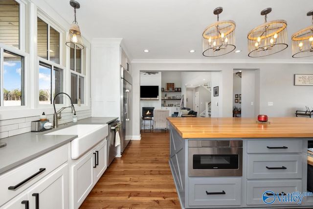 124 Cedar Trace Drive, Hartselle, AL 35640