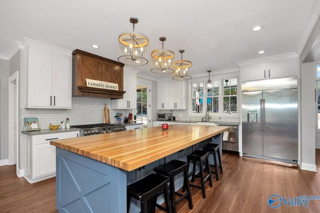 124 Cedar Trace Drive, Hartselle, AL 35640