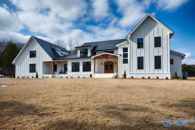 124 Cedar Trace Drive, Hartselle, AL 35640