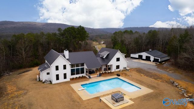 124 Cedar Trace Drive, Hartselle, AL 35640