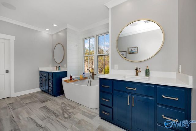 124 Cedar Trace Drive, Hartselle, AL 35640