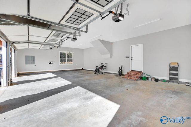 124 Cedar Trace Drive, Hartselle, AL 35640