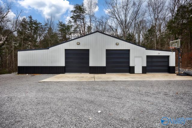 124 Cedar Trace Drive, Hartselle, AL 35640