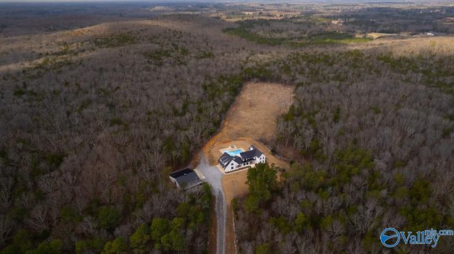 124 Cedar Trace Drive, Hartselle, AL 35640