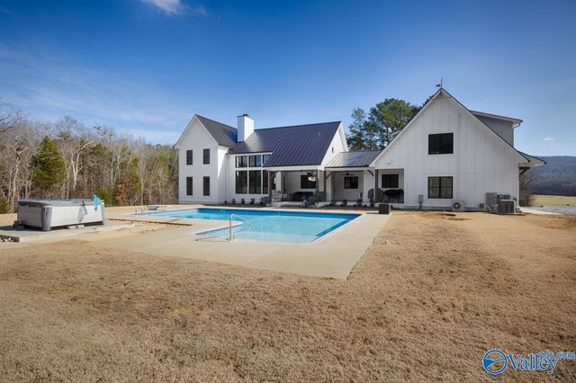 124 Cedar Trace Drive, Hartselle, AL 35640