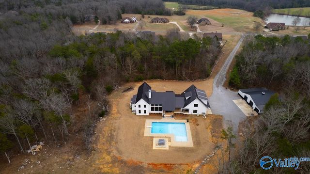 124 Cedar Trace Drive, Hartselle, AL 35640