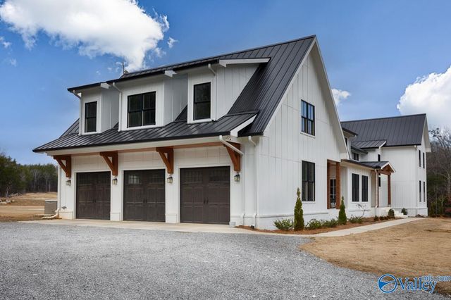 124 Cedar Trace Drive, Hartselle, AL 35640