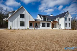 124 Cedar Trace Drive, Hartselle, AL 35640