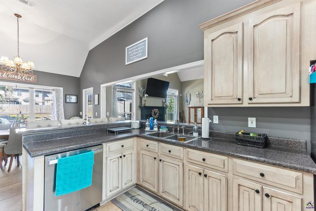 113 Erin Way, Warner Robins, GA 31088