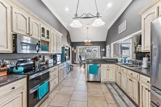 113 Erin Way, Warner Robins, GA 31088