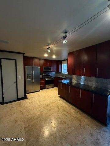 3724 W GARDENIA Avenue, Phoenix, AZ 85051