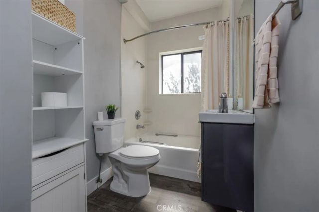 325 W 3rd Street 204, Long Beach, CA 90802