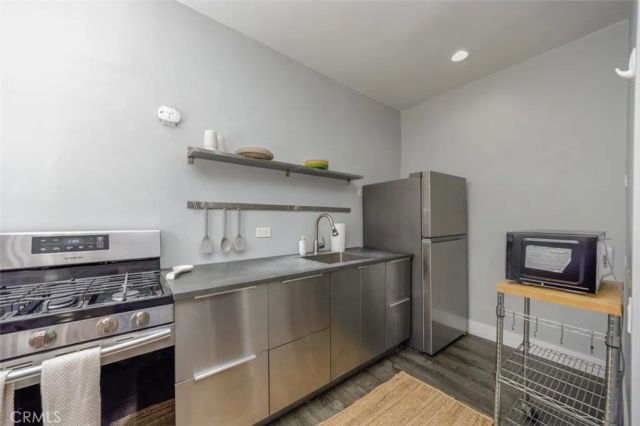 325 W 3rd Street 204, Long Beach, CA 90802