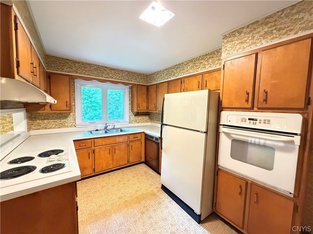 7447 Armstrong Road, Manlius, NY 13104