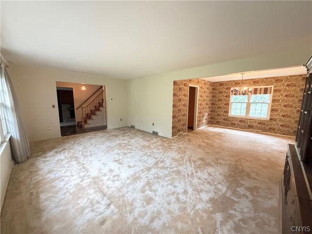 7447 Armstrong Road, Manlius, NY 13104