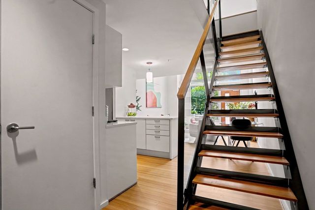 1 Earhart St 115, Cambridge, MA 02141