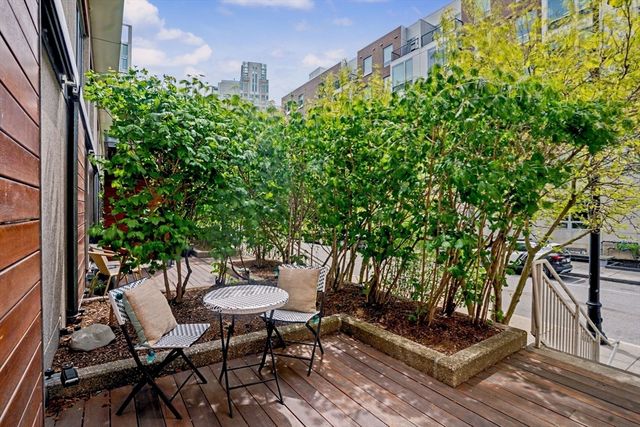 1 Earhart St 115, Cambridge, MA 02141