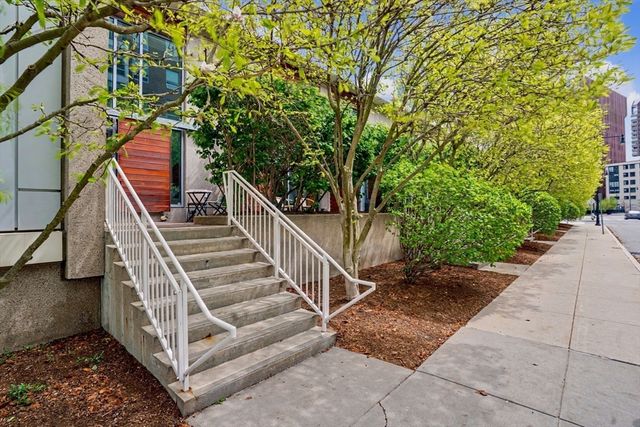 1 Earhart St 115, Cambridge, MA 02141