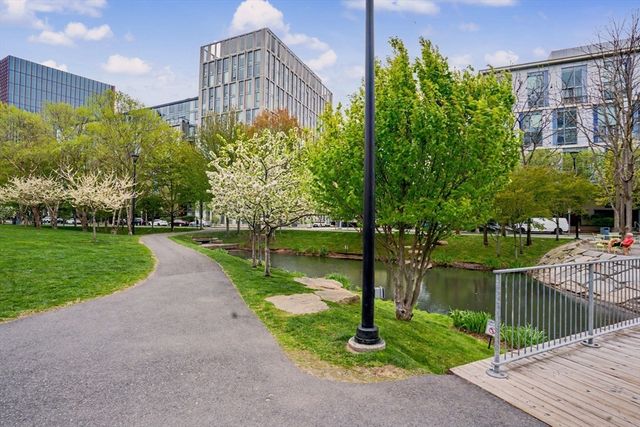 1 Earhart St 115, Cambridge, MA 02141