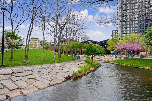 1 Earhart St 115, Cambridge, MA 02141